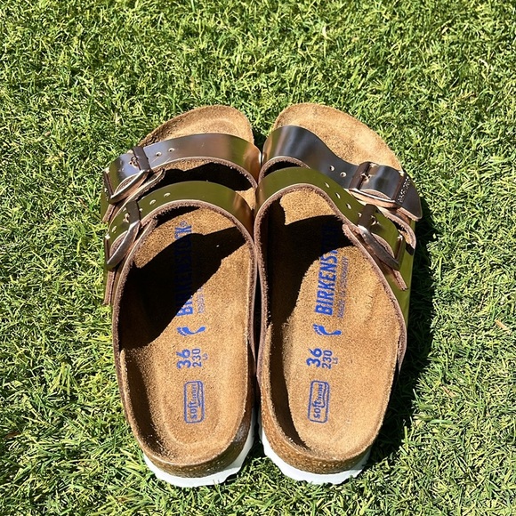 NWT BIRKENSTOCK Arizona Soft Footbed Metallic Sandals - Picture 7 of 14